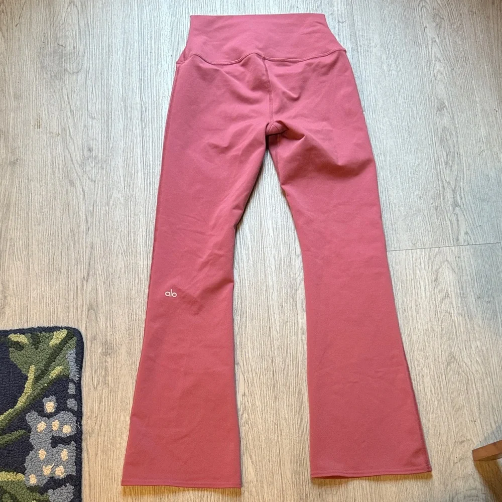 Alo’s bootcut Pink Bottoms